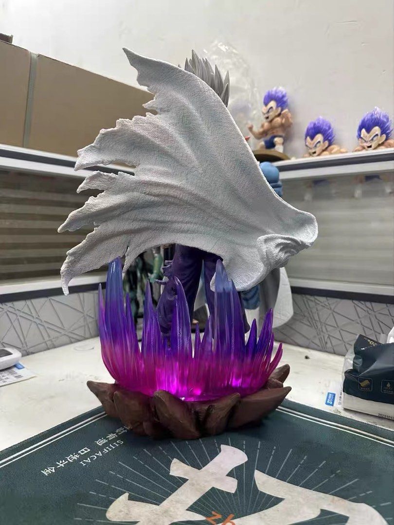 Gohan LED Statue – 36cm Super Saiyan Rage Mode